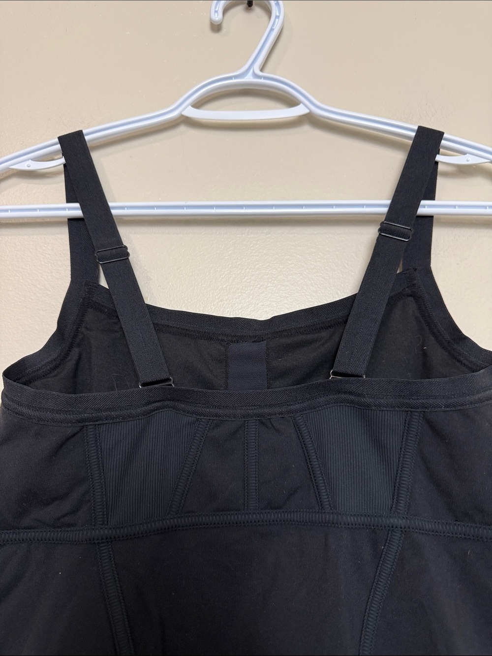 Lululemon Built-In Bra Tank TopSize 8 Adjustable Straps - Picture 5 of 7